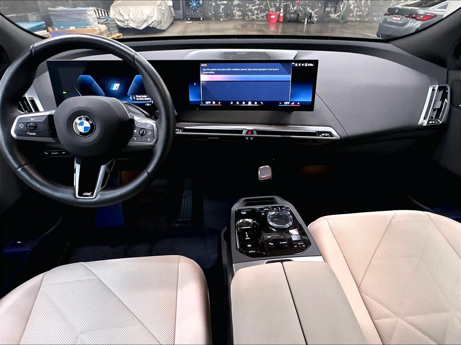 Used 2025 BMW iX xDrive50 w/ Premium Package AWD/4WD image 17