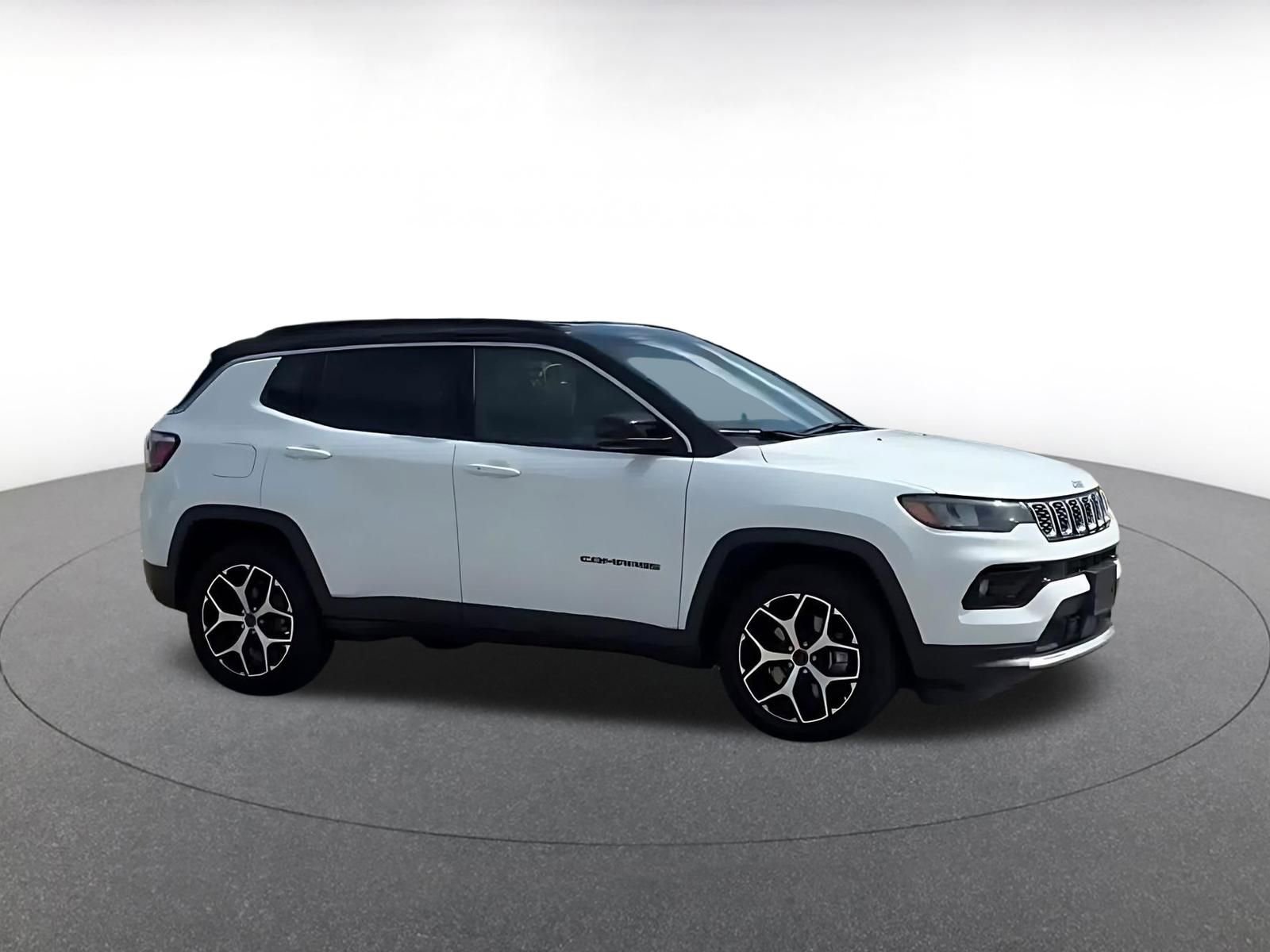 Used 2025 Jeep Compass Limited image 2
