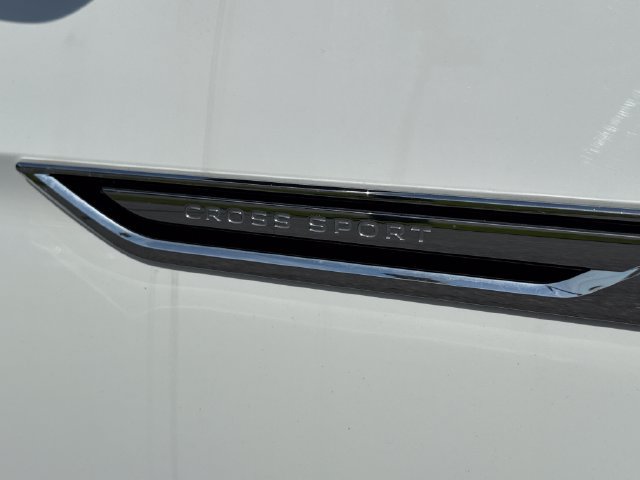 Used 2024 Volkswagen Atlas Cross Sport SE AWD/4WD image 13