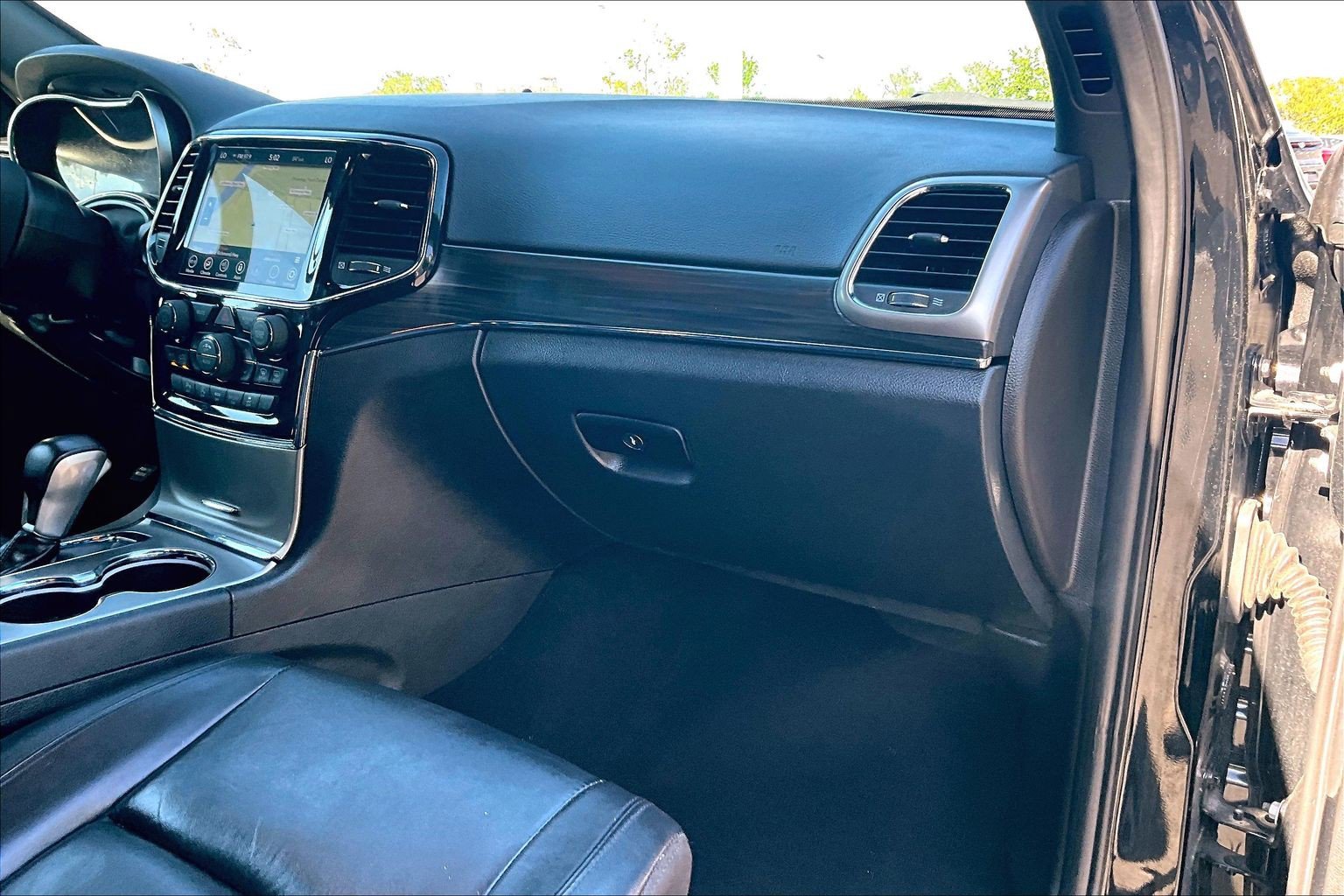 Used 2021 Jeep Grand Cherokee Limited AWD/4WD image 15