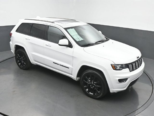 Used 2019 Jeep Grand Cherokee Altitude AWD/4WD image 46