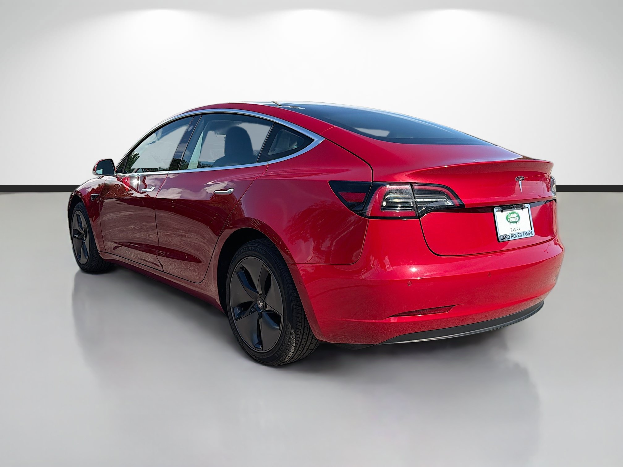 Used 2018 Tesla Model 3 Mid Range RWD image 3