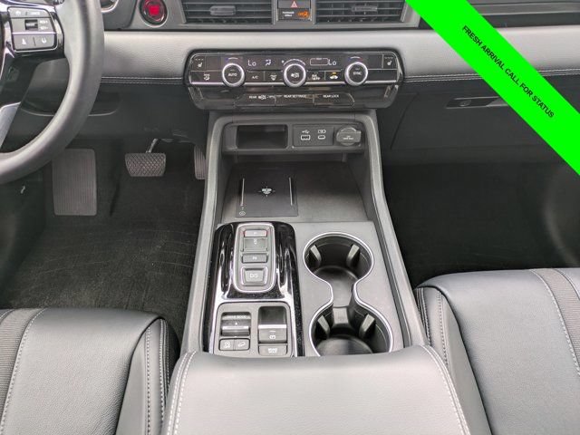 Used 2025 Honda Pilot Touring image 18