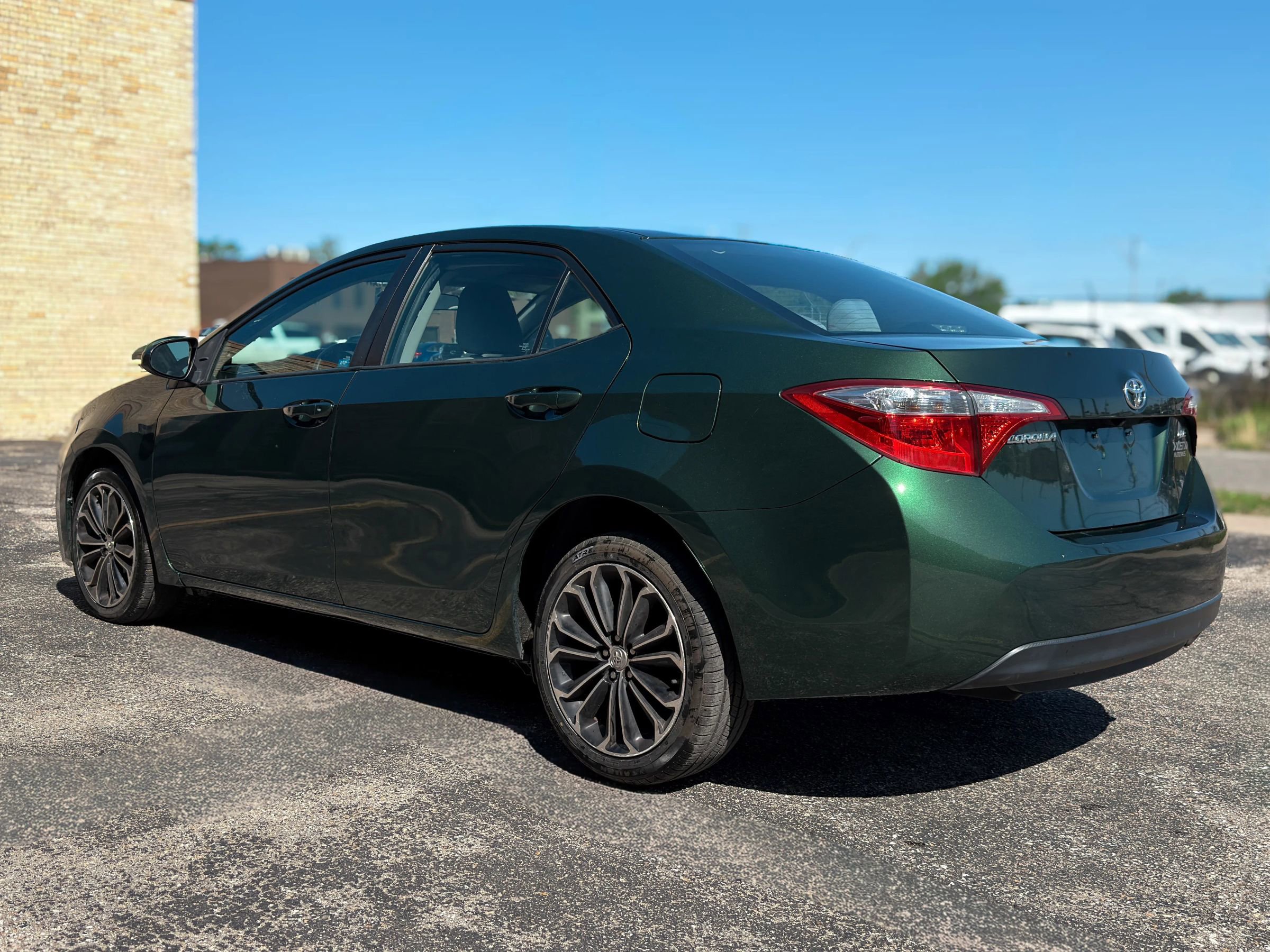 Used 2016 Toyota Corolla LE FWD image 5