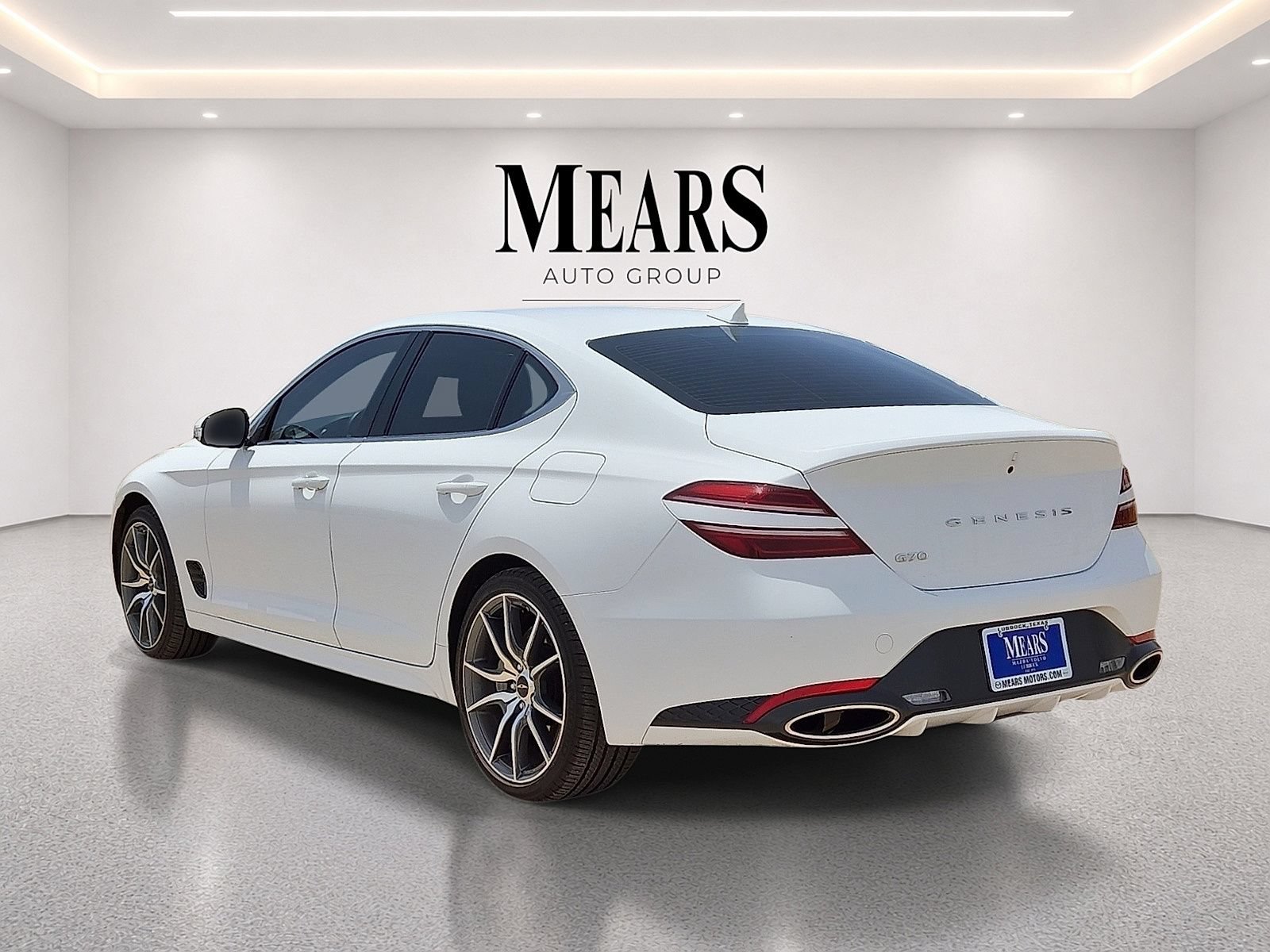 Used 2025 Genesis G70 2.5T RWD image 3