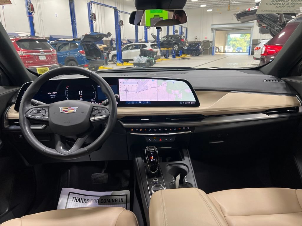 Used 2024 Cadillac XT4 Luxury w/ Cold Weather Package AWD/4WD image 6