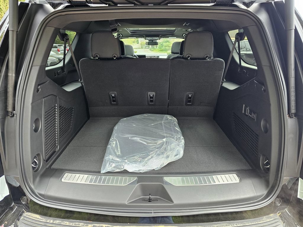 New 2026 GMC Yukon XL Denali w/ Sun & Power Step Package AWD/4WD image 14