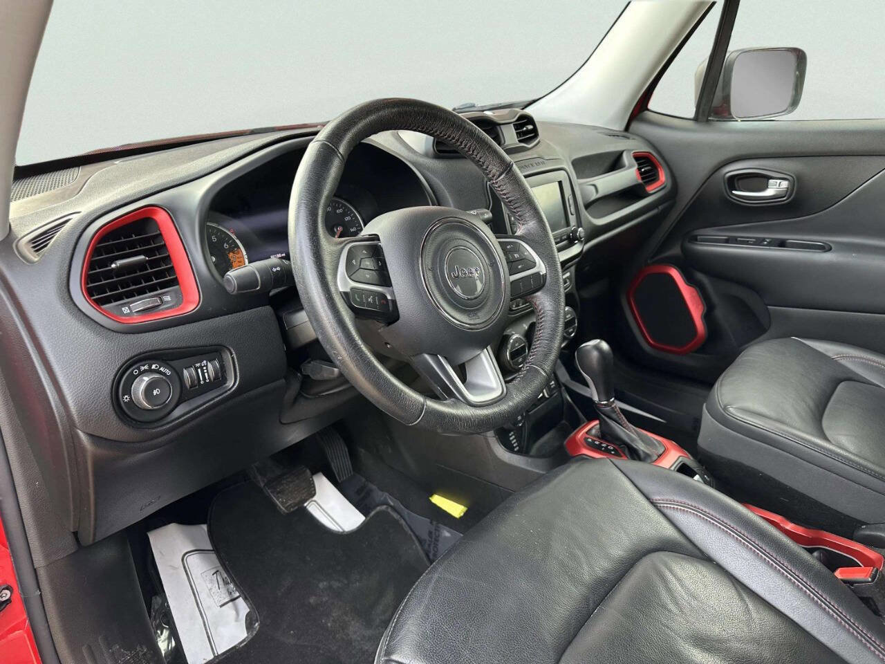 Used 2015 Jeep Renegade Trailhawk w/ Premium Leather Group AWD/4WD image 16