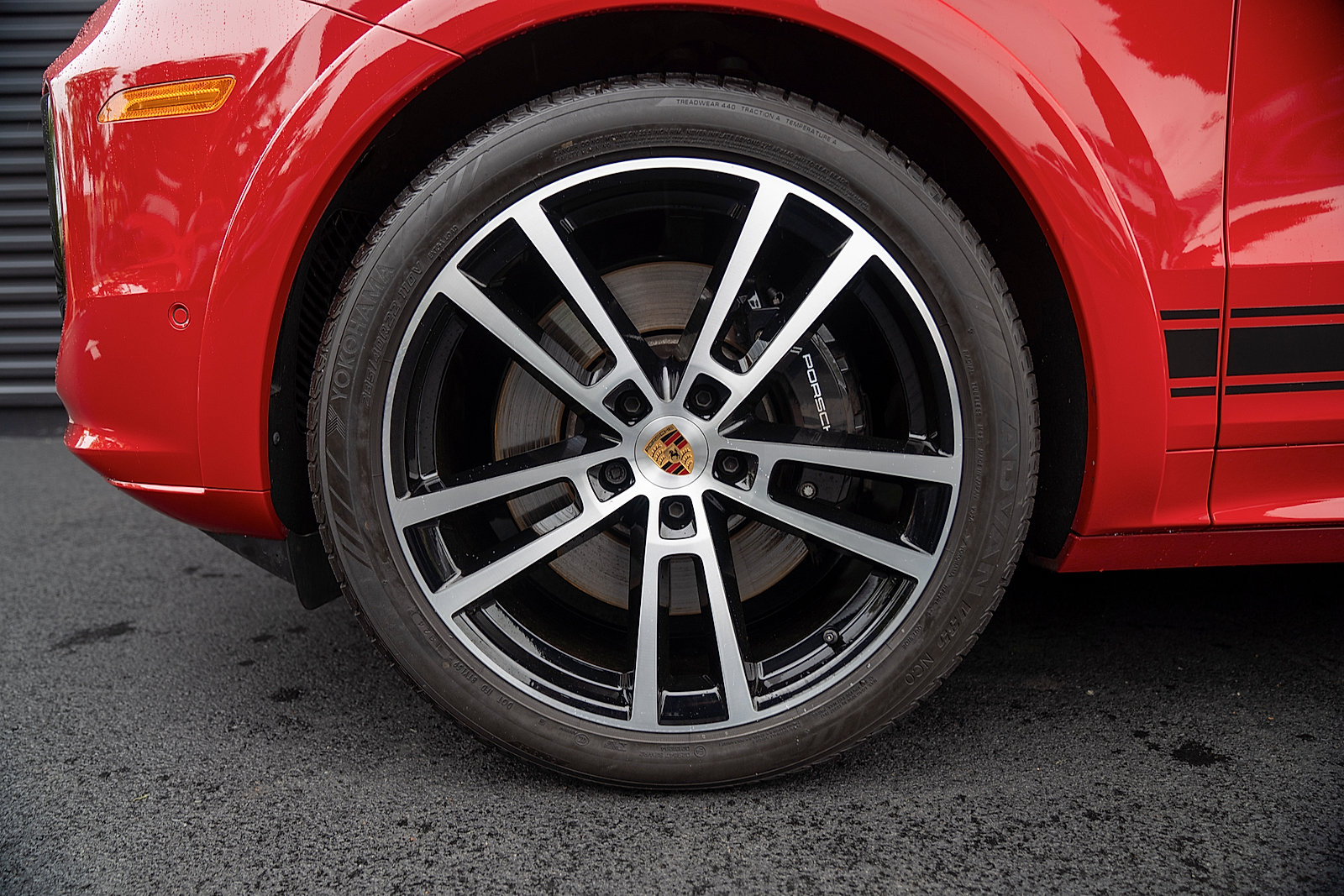 Used 2025 Porsche Cayenne GTS AWD/4WD image 27