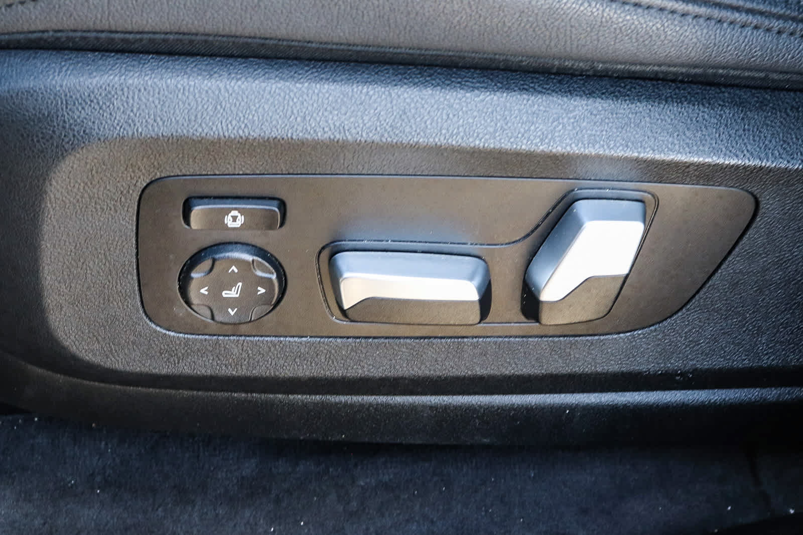 Used 2020 BMW X5 sDrive40i w/ Convenience Package RWD image 30