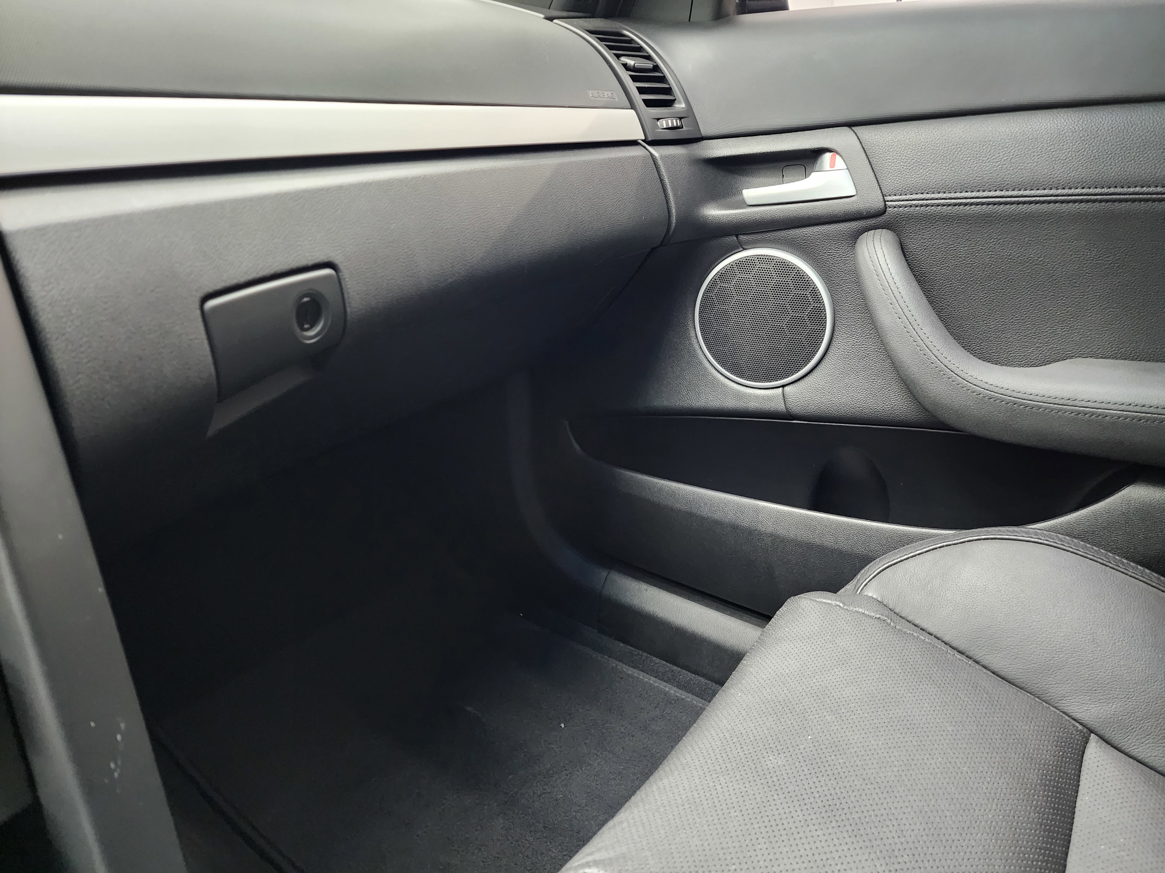 Used 2009 Pontiac G8 GT w/ Premium Package image 13