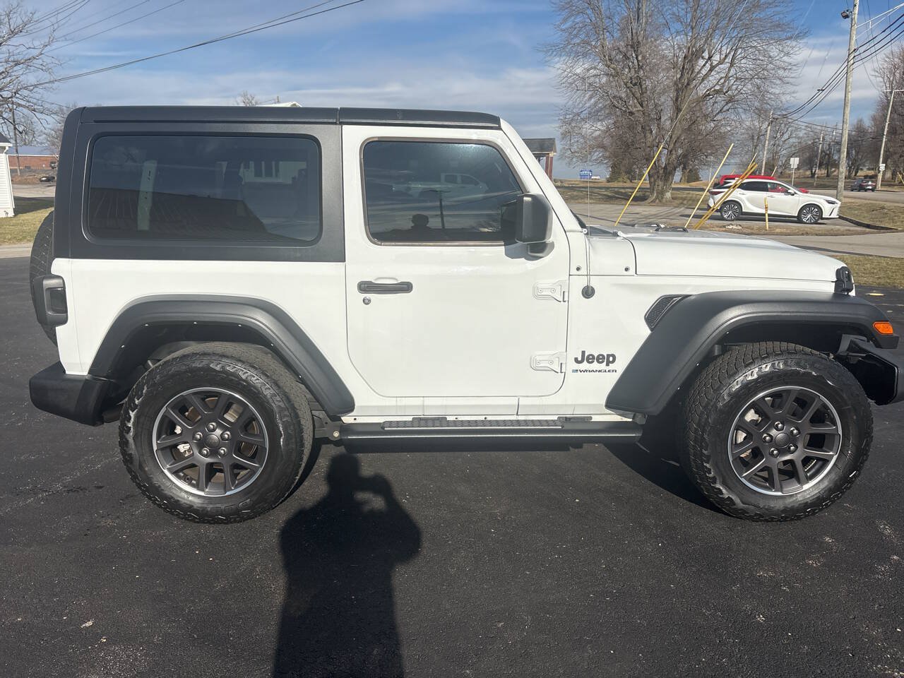 Used 2023 Jeep Wrangler Sport AWD/4WD image 1