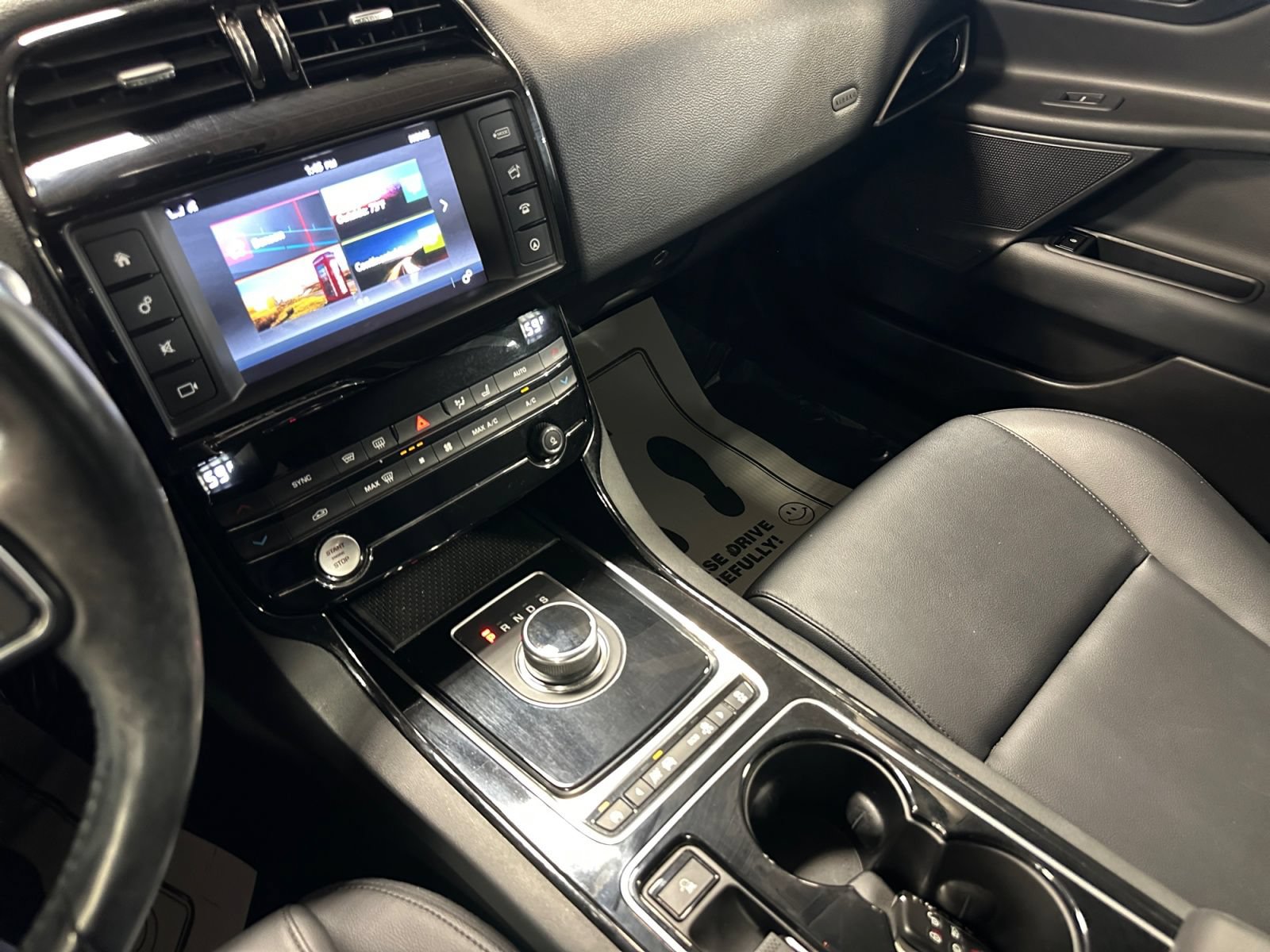 Used 2017 Jaguar XE Premium AWD/4WD image 34