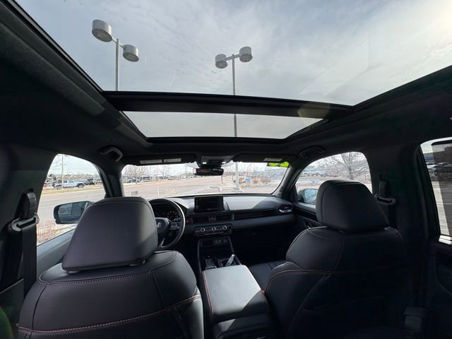 Used 2025 Honda Pilot TrailSport image 26