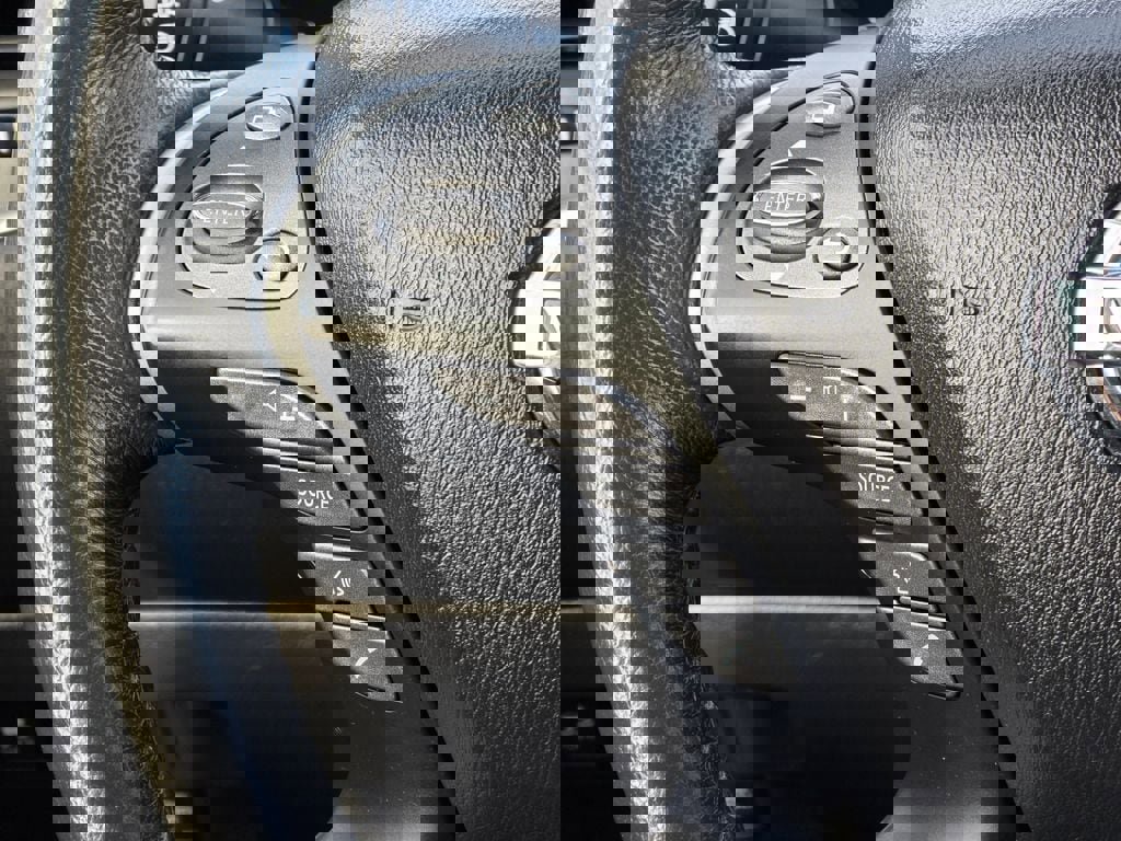 Used 2018 Nissan Pathfinder SV image 22