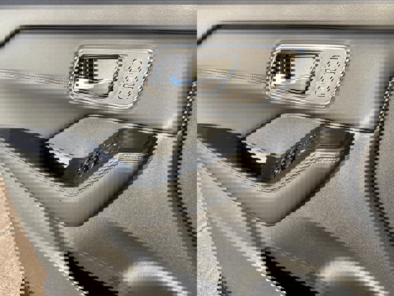 New 2026 Nissan Rogue Platinum image 17