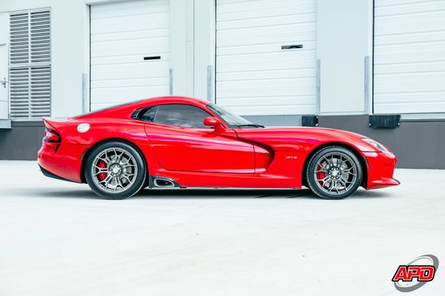 Used 2014 SRT Viper GTS w/ GTS Laguna Interior Package RWD image 10