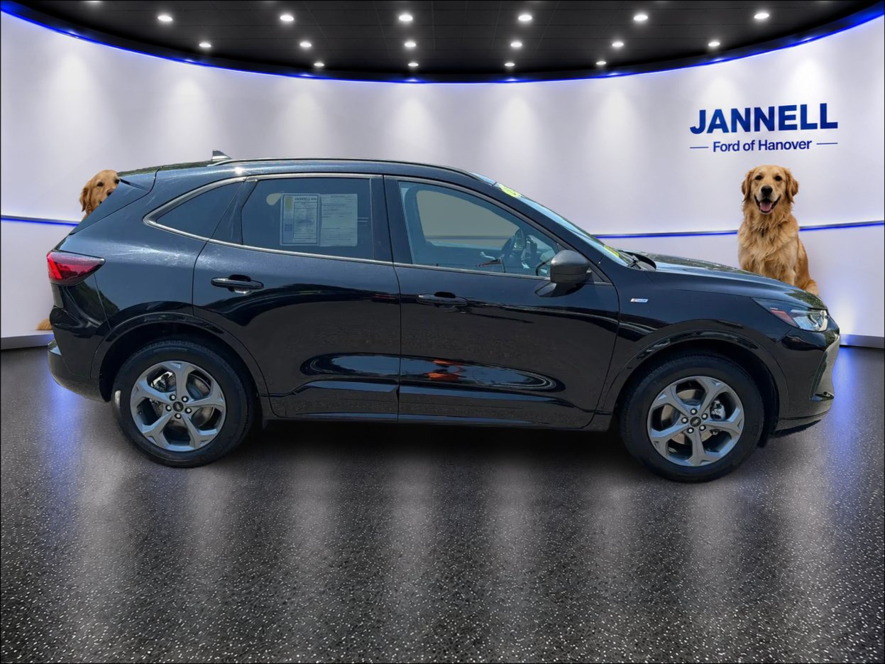 Used 2024 Ford Escape ST-Line w/ Tech Pack #1 AWD/4WD image 4