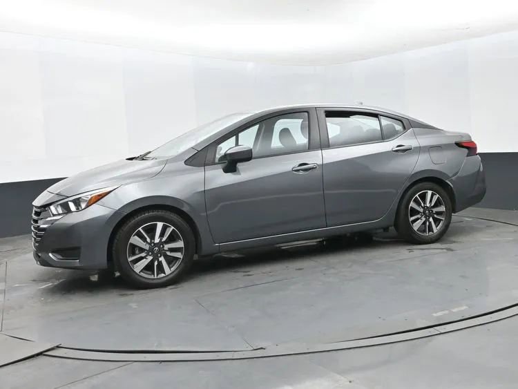 Used 2024 Nissan Versa SV image 5