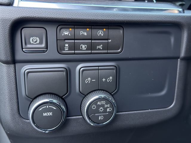 New 2026 Chevrolet Suburban Premier RWD image 18