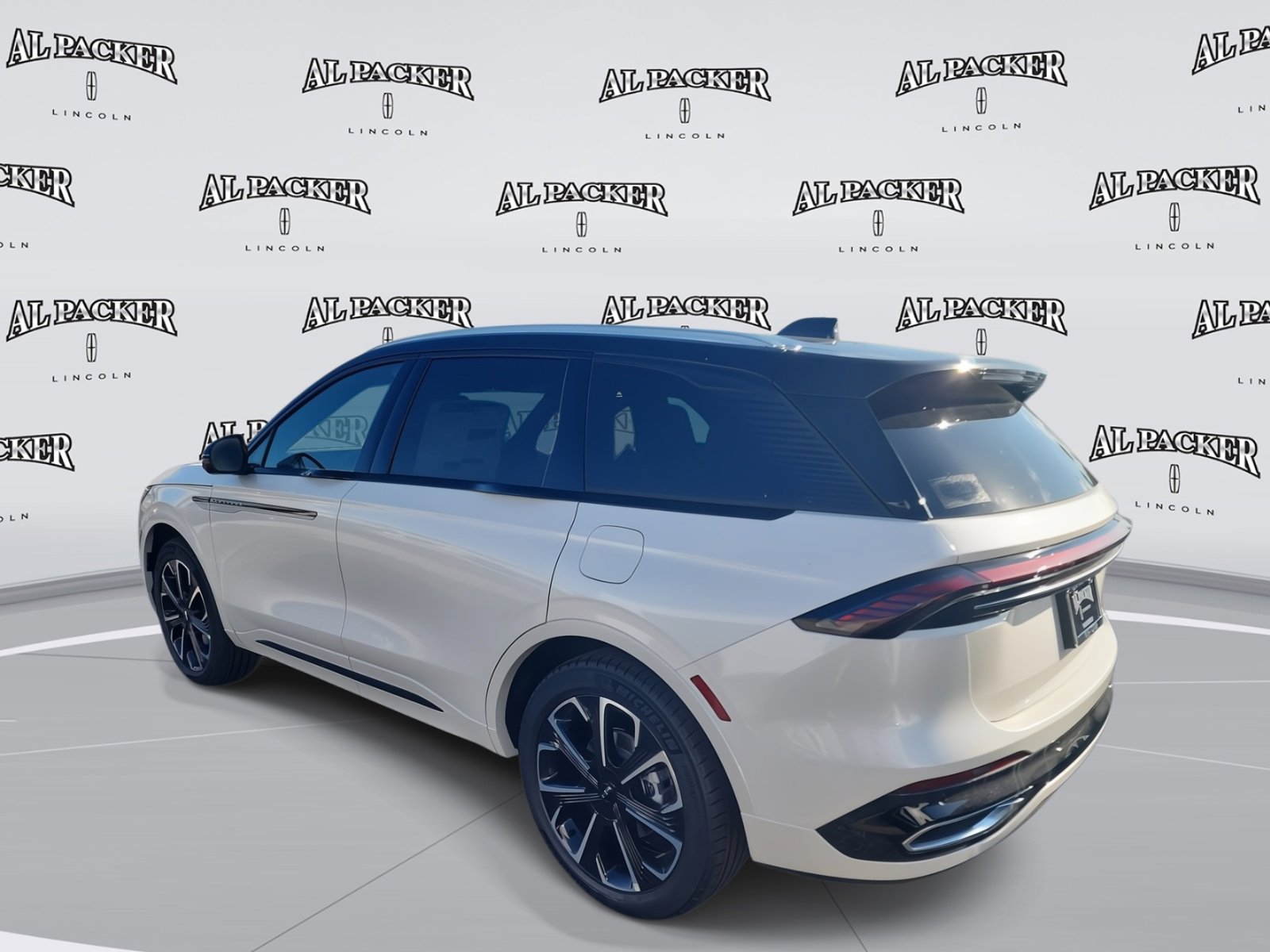 New 2026 Lincoln Nautilus Reserve image 3