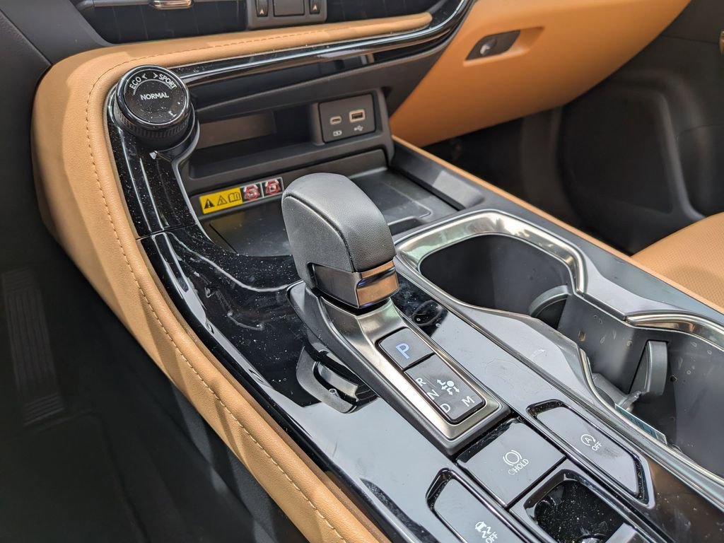 Used 2025 Lexus NX 250 FWD w/ Accessory Package (2T) image 25