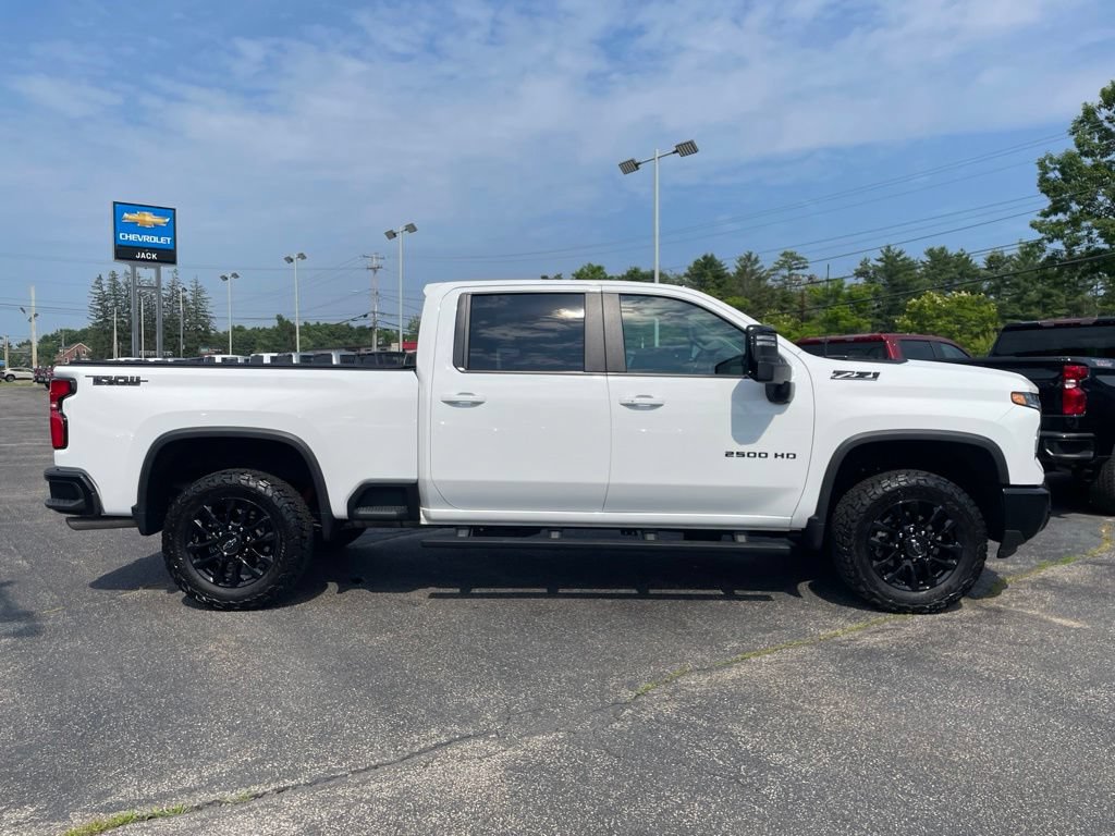 Used 2025 Chevrolet Silverado 2500 LT w/ Trail Boss Package AWD/4WD image 9