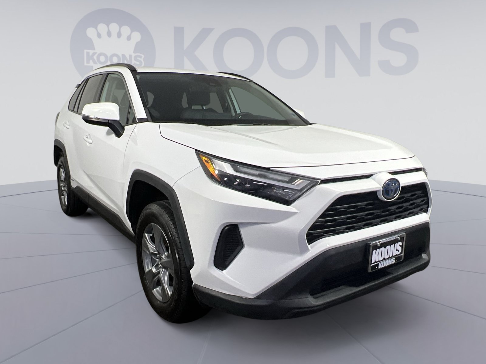Used 2022 Toyota RAV4 XLE w/ Convenience Package AWD/4WD image 2