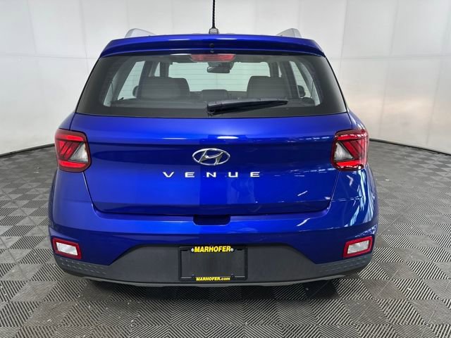 Used 2023 Hyundai Venue SEL image 4