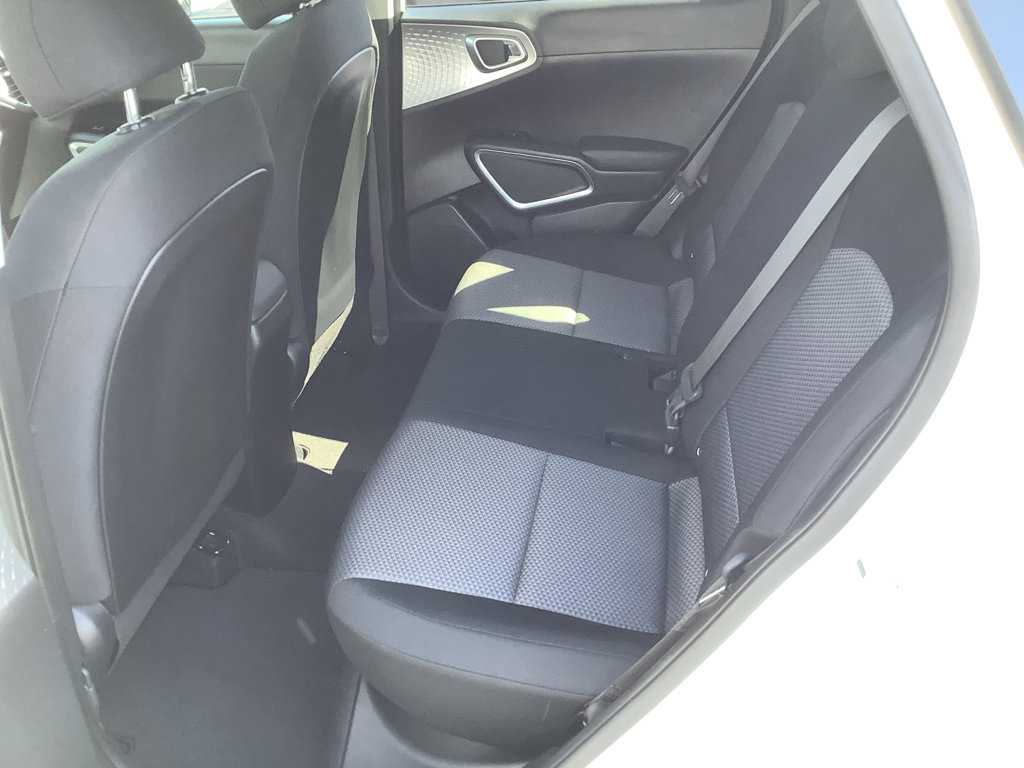 Used 2024 Kia Soul LX image 9