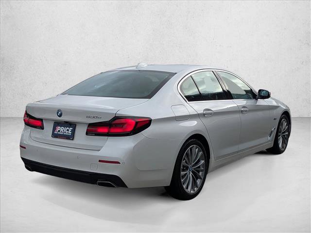 Used 2023 BMW 530e w/ Premium Package image 5