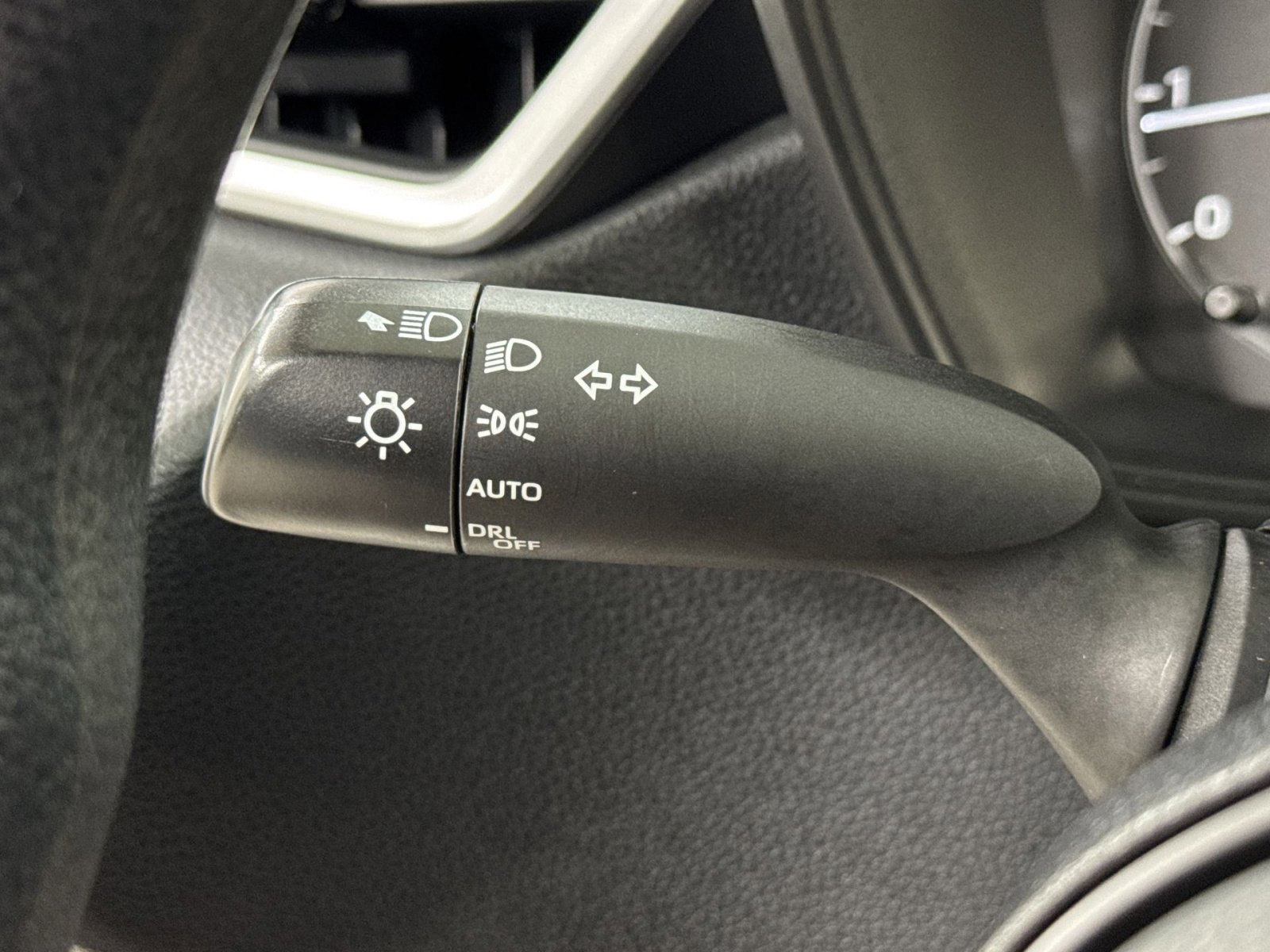 Used 2023 Toyota Corolla LE image 37