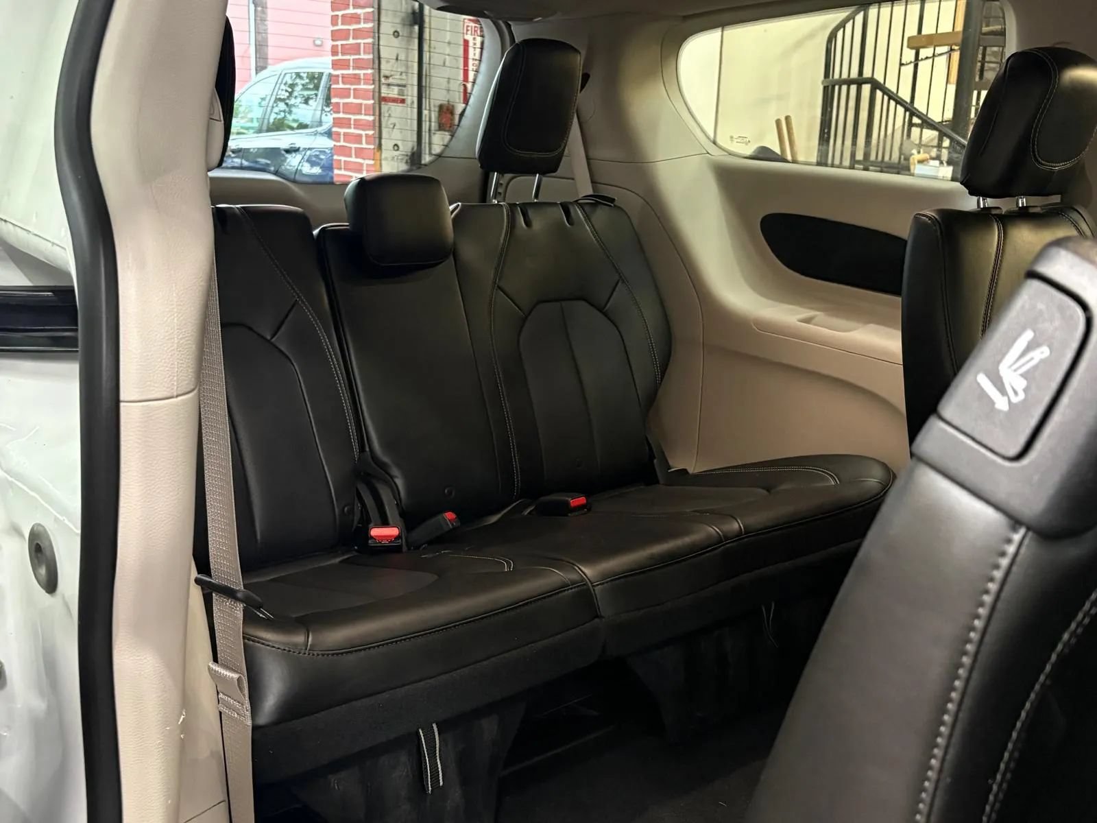 Used 2021 Chrysler Voyager Lxi FWD image 24