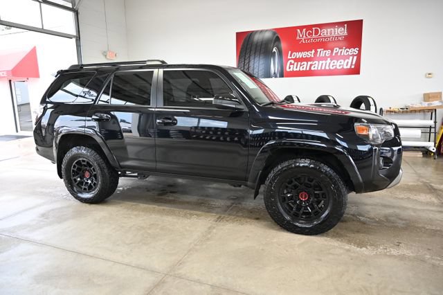 Used 2022 Toyota 4Runner TRD Off-Road w/ TRD Black Wheel Package (TMS) AWD/4WD image 4