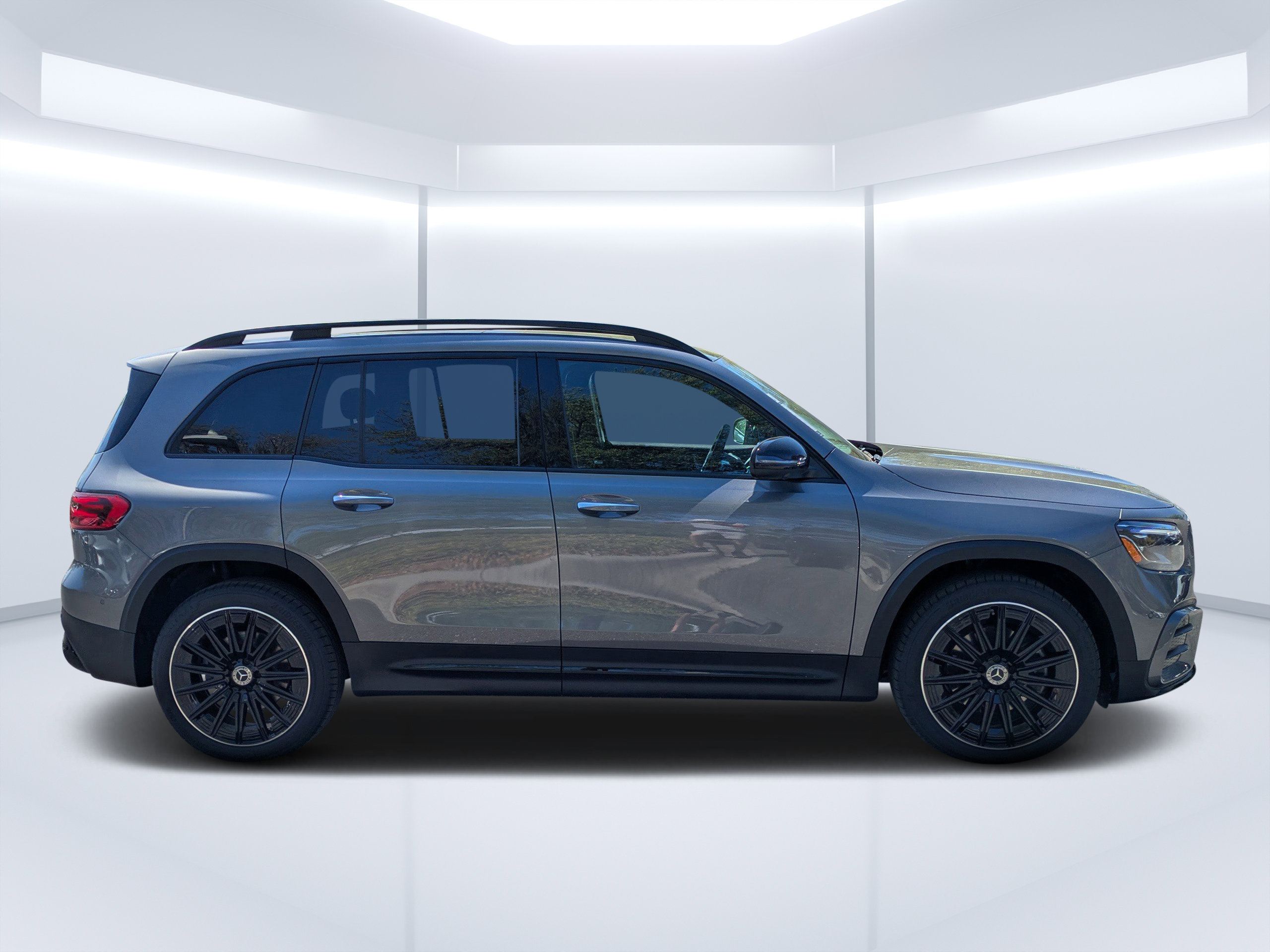 New 2026 Mercedes-Benz GLB 250 image 5