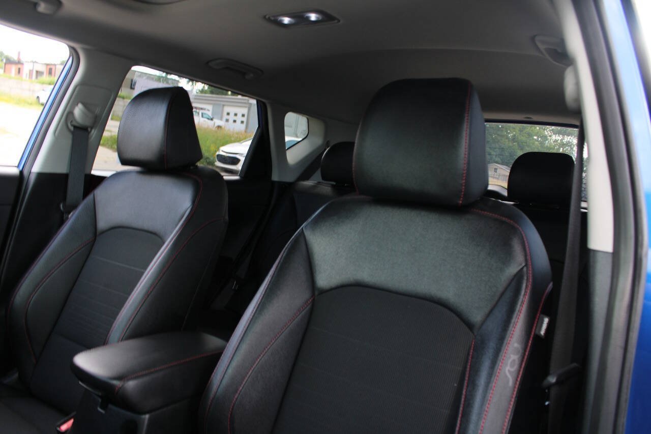Used 2022 Kia Soul Turbo FWD image 20