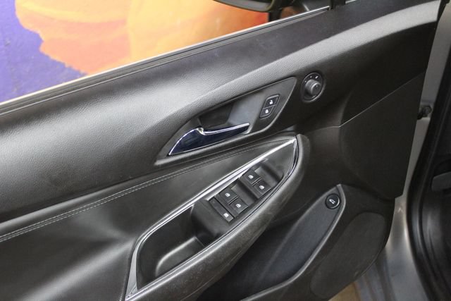Used 2019 Chevrolet Cruze Premier FWD image 13