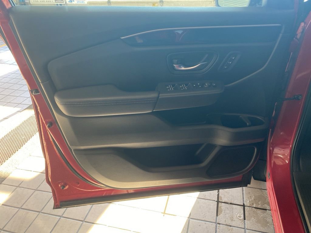 Used 2023 Honda Pilot Touring image 10