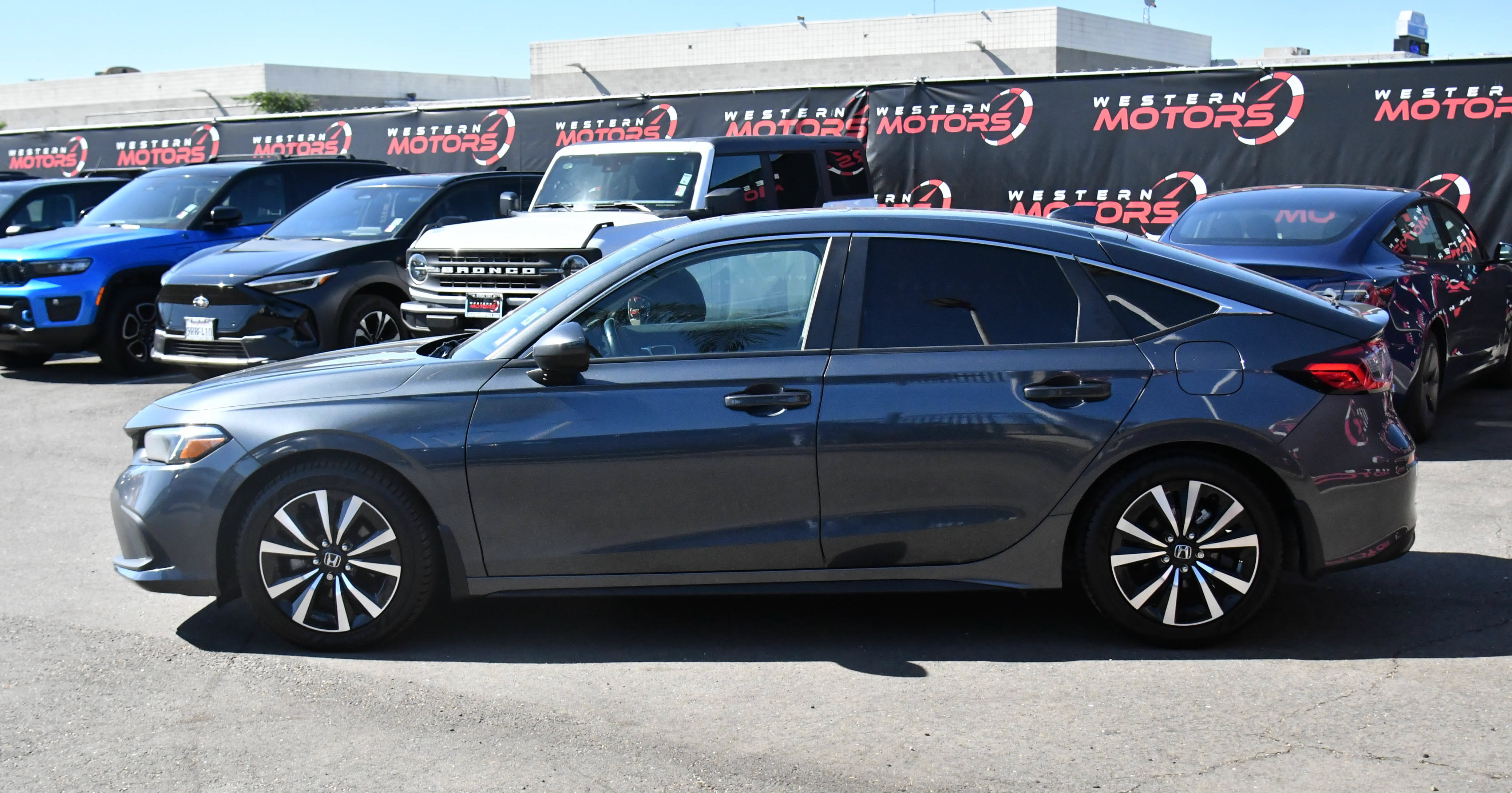 Used 2024 Honda Civic EX-L image 4