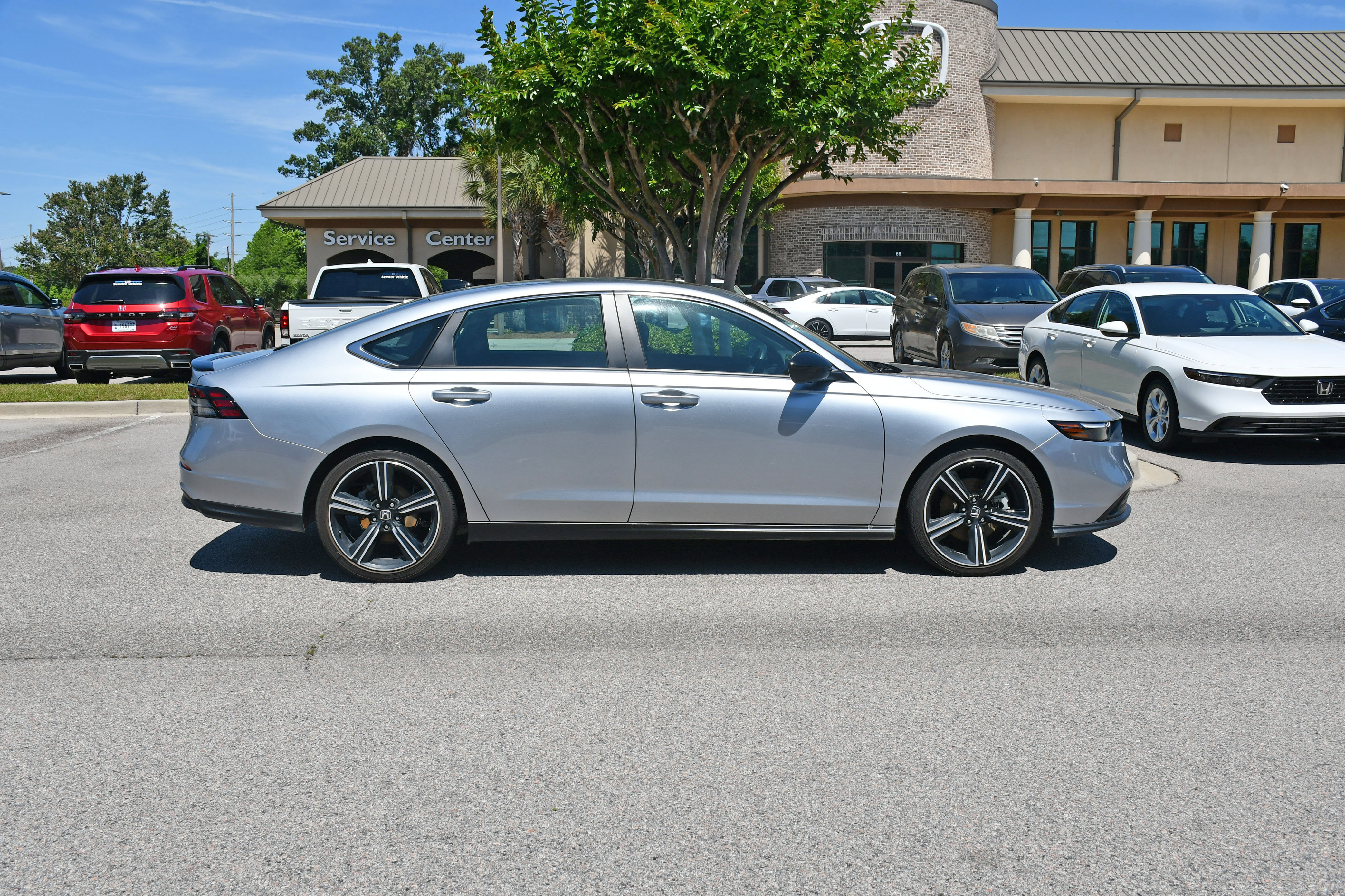 Used 2025 Honda Accord Sport image 5