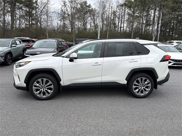 Used 2022 Toyota RAV4 XLE Premium image 4