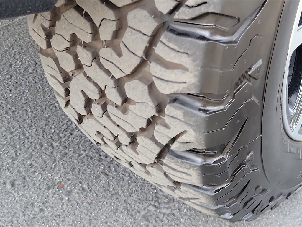 Used 2023 GMC Yukon AT4 image 27