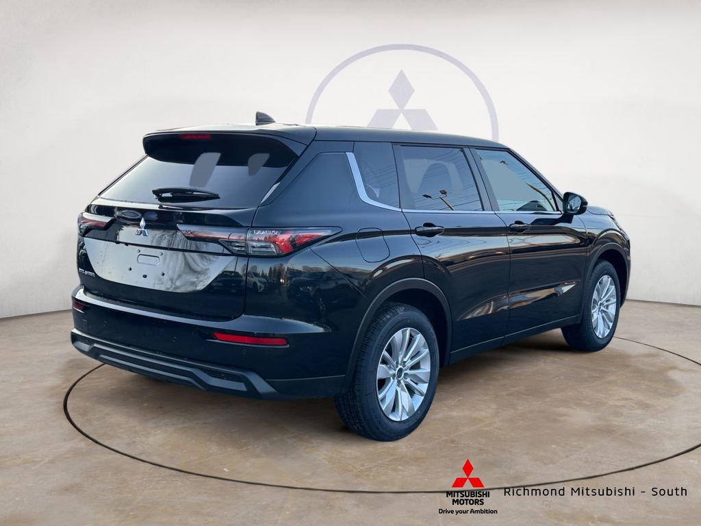 New 2026 Mitsubishi Outlander ES image 3