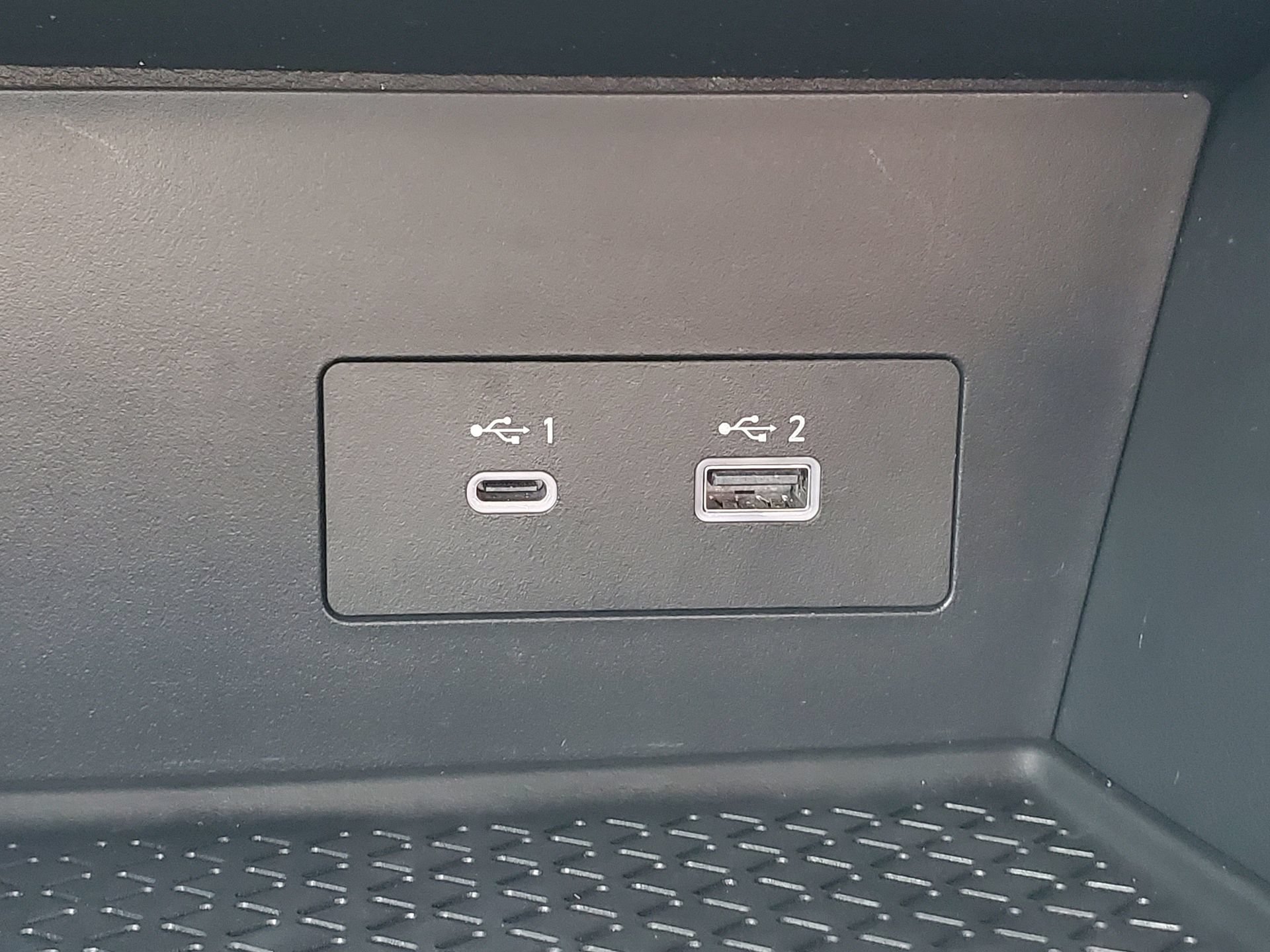 Used 2025 Nissan Pathfinder SV FWD image 30