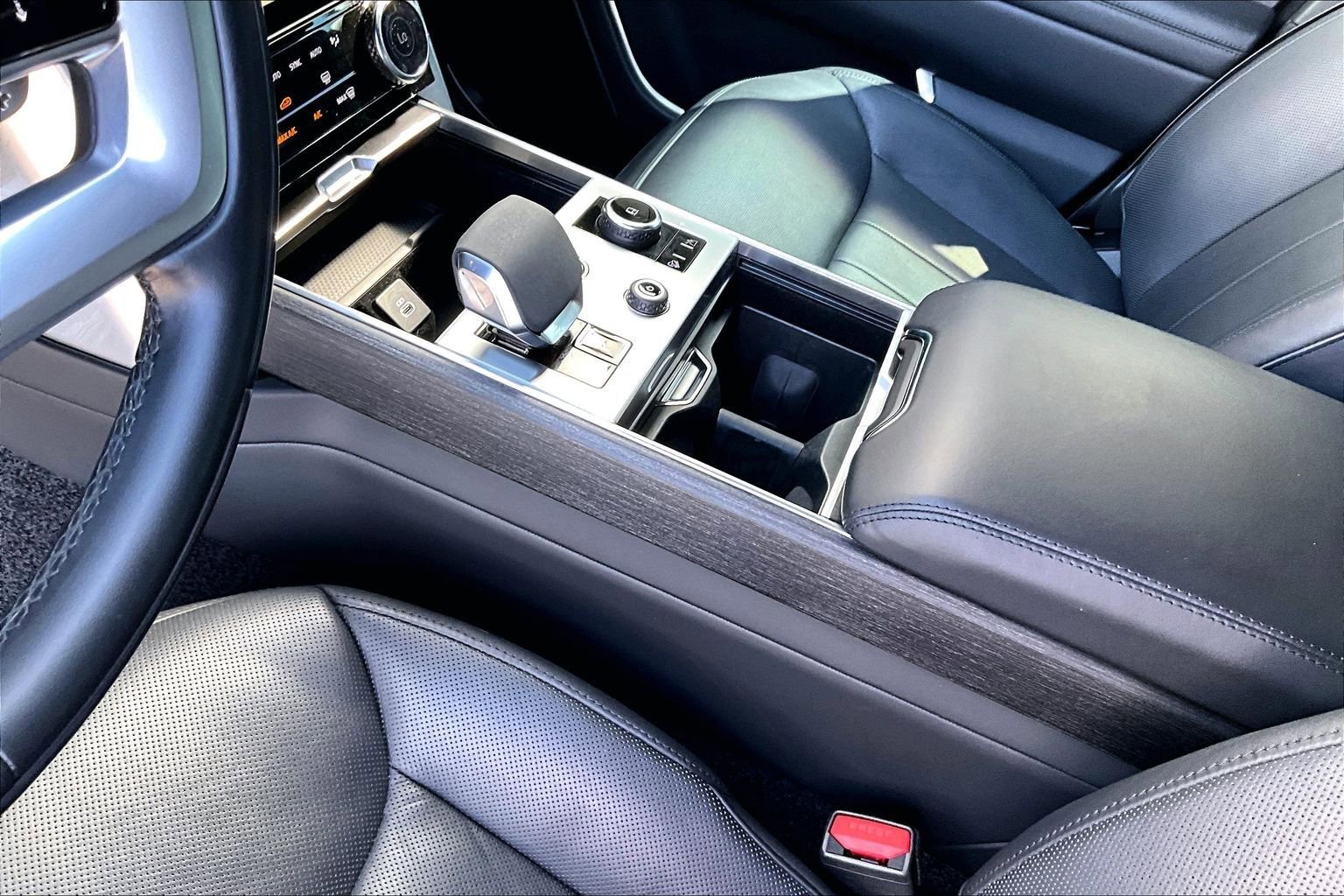 Used 2023 Land Rover Range Rover SE image 17