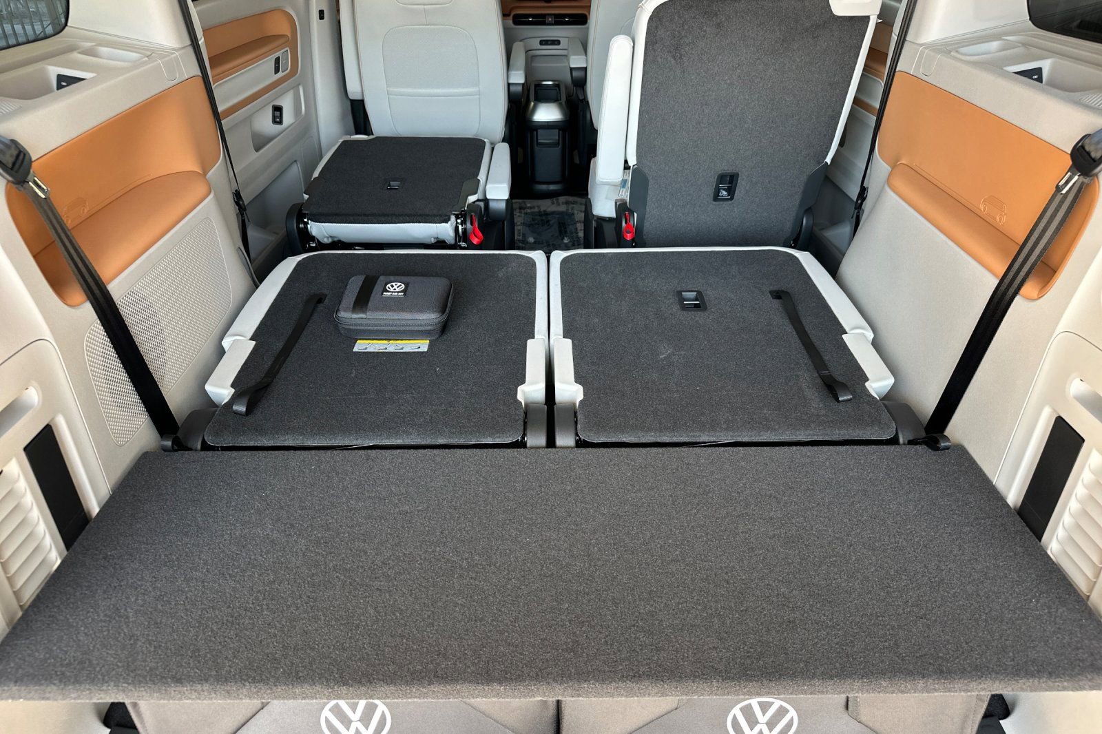 New 2025 Volkswagen ID. Buzz 1st Edition image 15