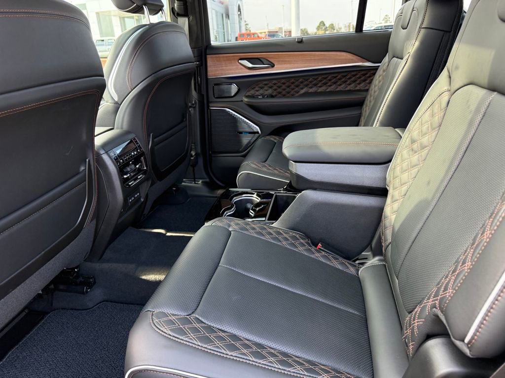 New 2026 Jeep Grand Cherokee L Summit w/ Obsidian Package image 25
