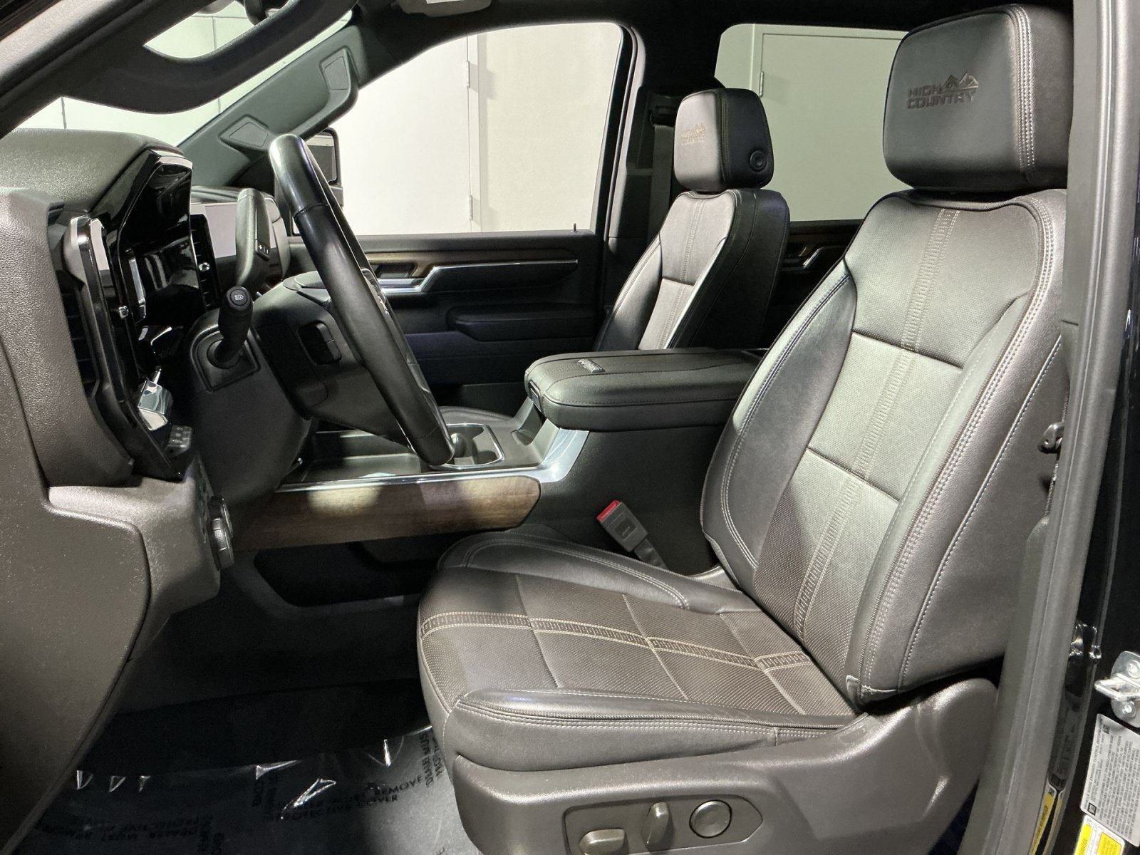 Used 2024 Chevrolet Silverado 2500 High Country w/ High Country Premium Package AWD/4WD image 14