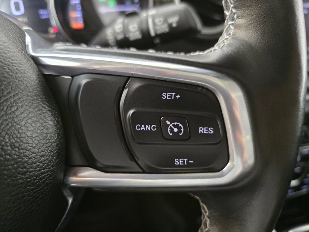 Used 2023 Jeep Wrangler Unlimited Sahara w/ Cold Weather Group AWD/4WD image 27
