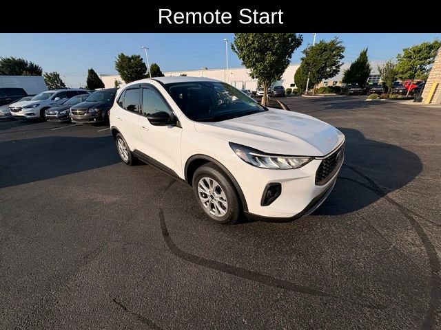 Used 2024 Ford Escape Active AWD/4WD image 3